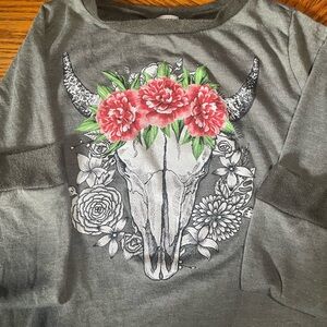 Gray Bull Skull Graphic Sweatshirt